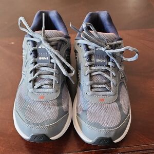 New Balance 1540v3 womens sz 8.5